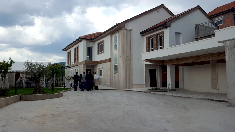 Obiteljska kuća N.E-